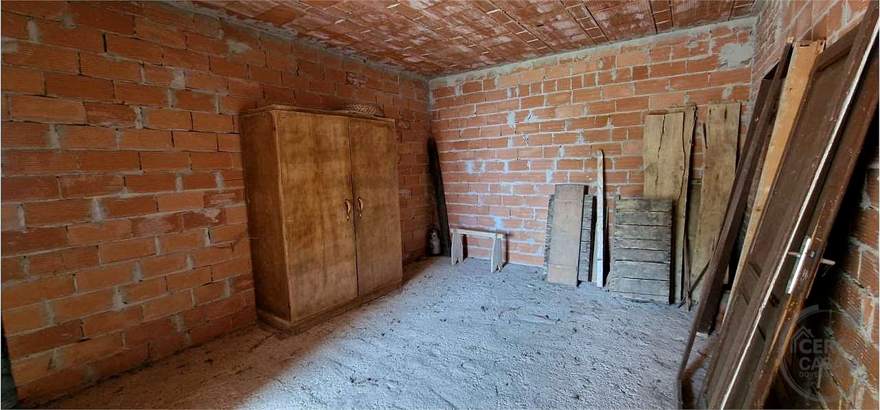 TODI – PORZIONE DI FABBRICATO CON ANNESSI