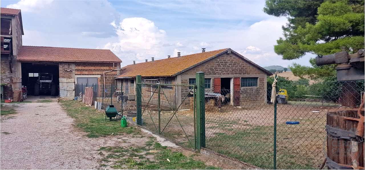 TODI – PORZIONE DI FABBRICATO CON ANNESSI