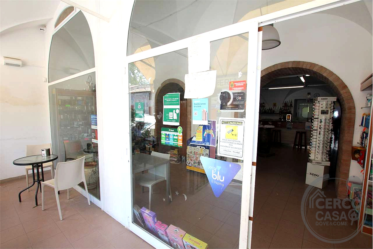 Vendesi/Cedesi attività commerciale Bar Tabacchi