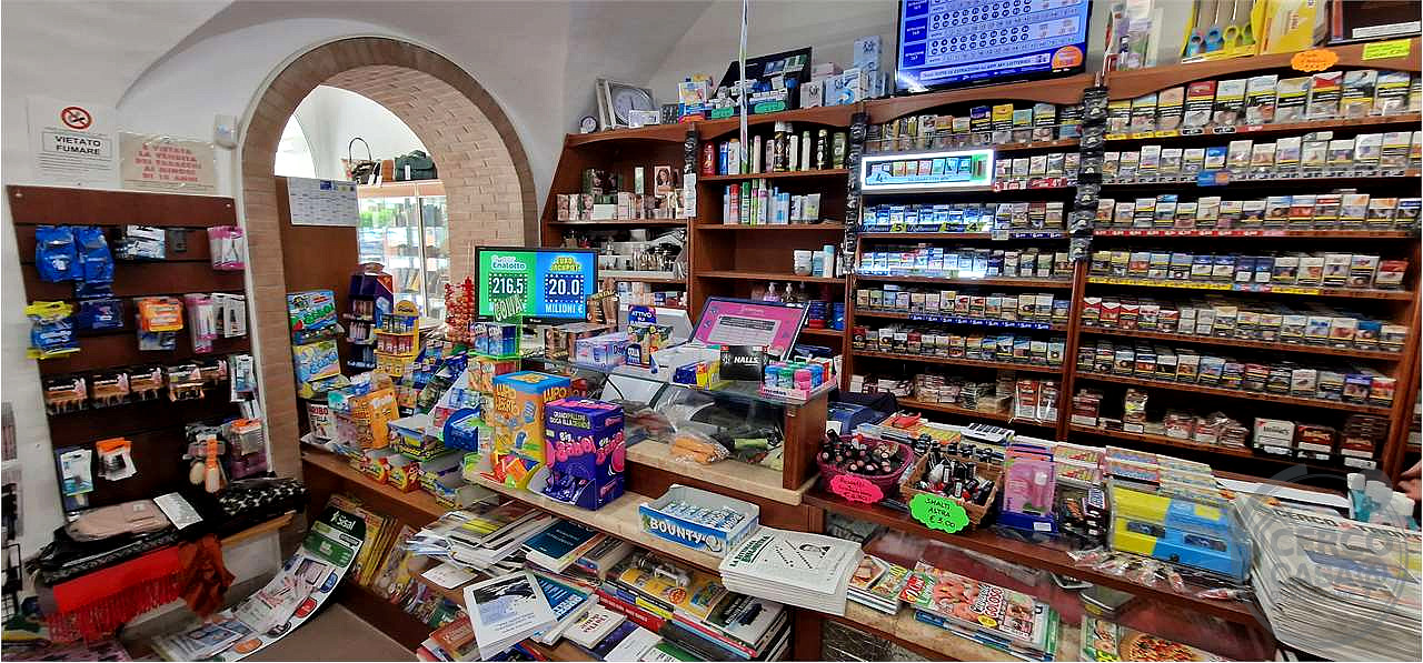 Vendesi/Cedesi attività commerciale Bar Tabacchi