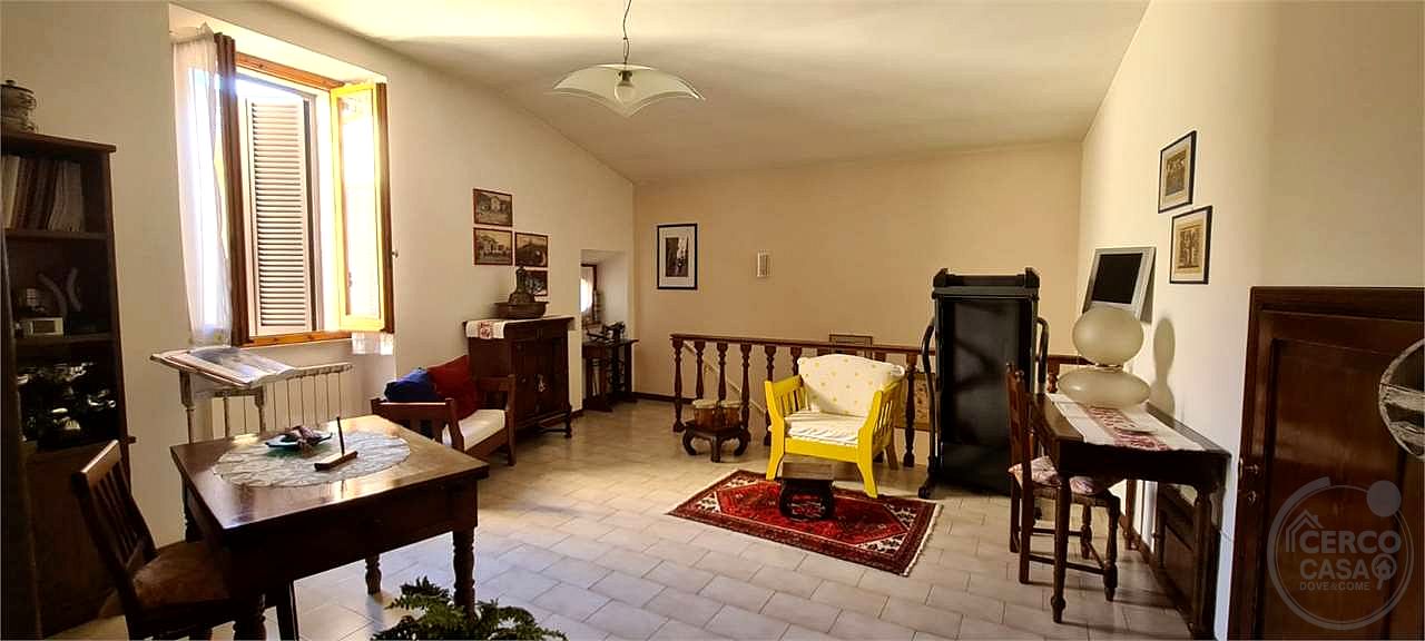 TODI: APPARTAMENTO IN CENTRO STORICO
