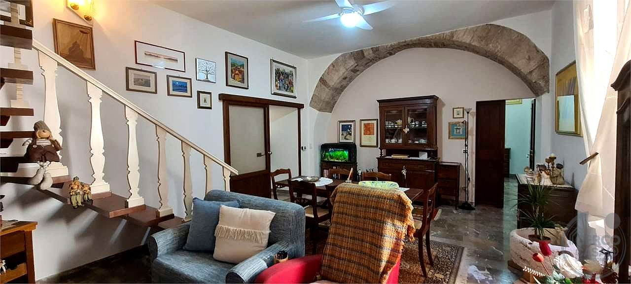 TODI: APPARTAMENTO IN CENTRO STORICO
