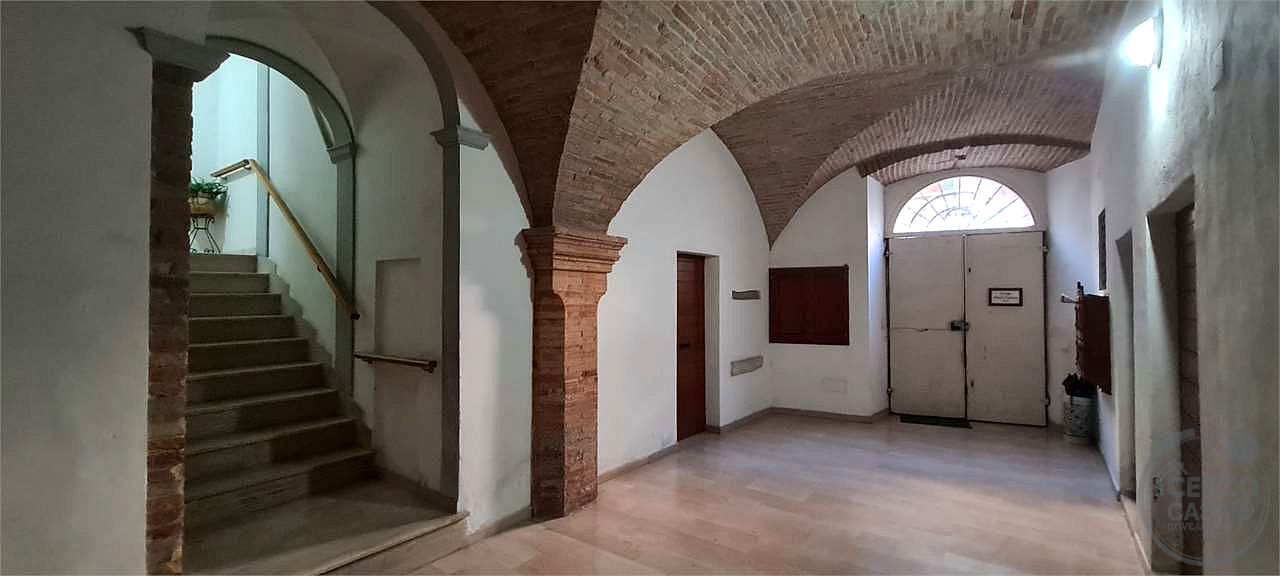 TODI: APPARTAMENTO IN CENTRO STORICO