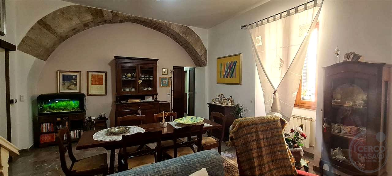 TODI: APPARTAMENTO IN CENTRO STORICO