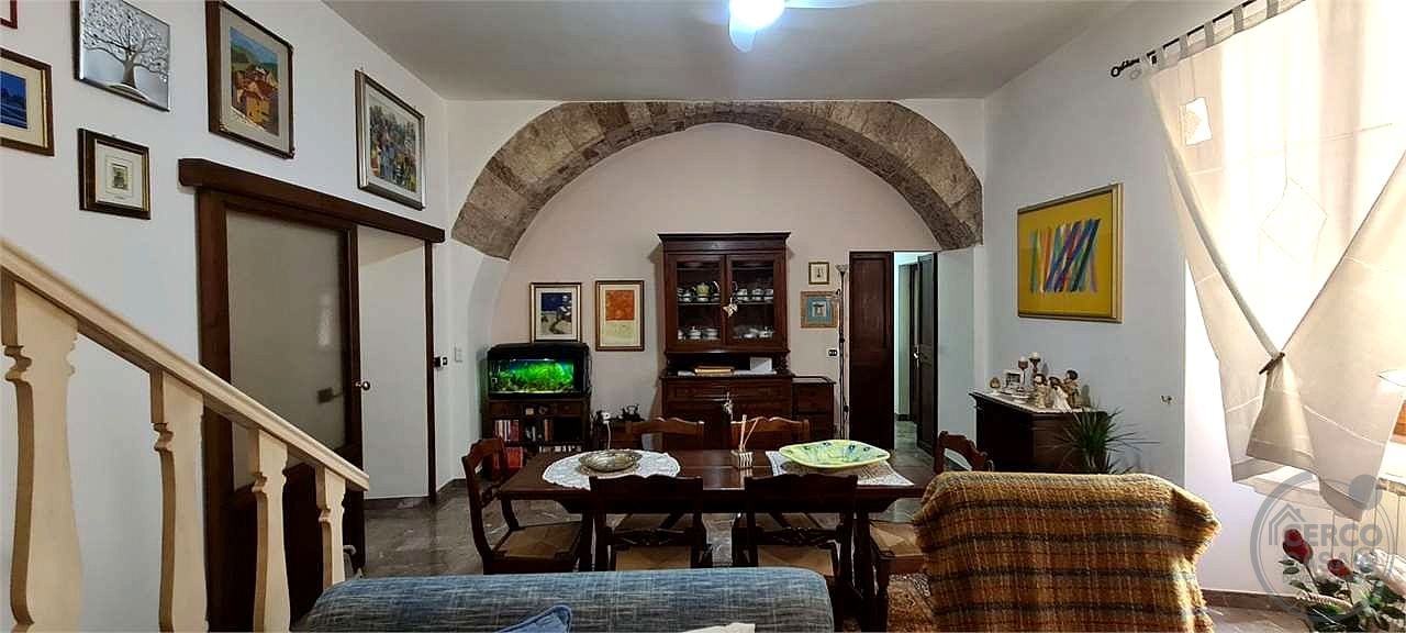 TODI: APPARTAMENTO IN CENTRO STORICO