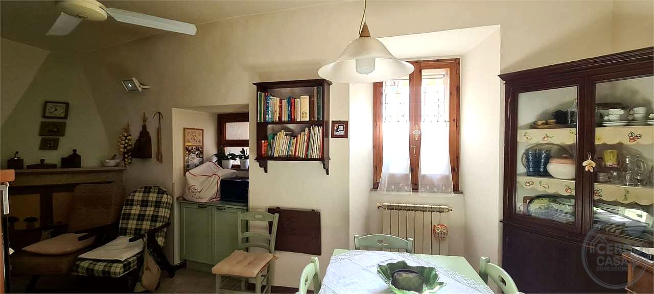 TODI: APPARTAMENTO IN CENTRO STORICO