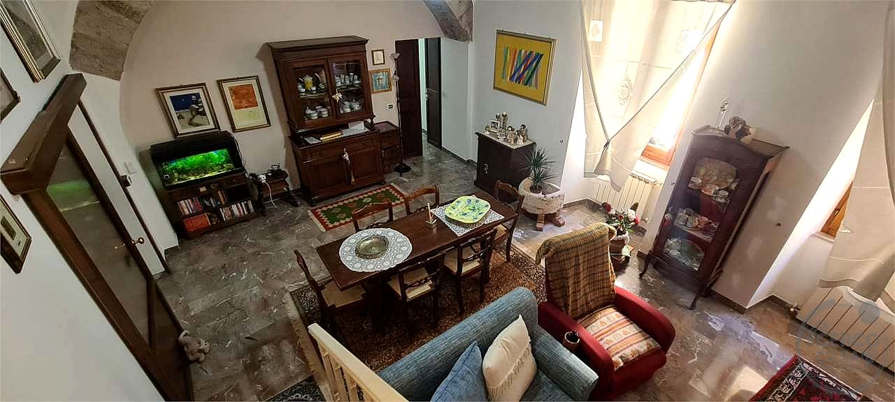 TODI: APPARTAMENTO IN CENTRO STORICO