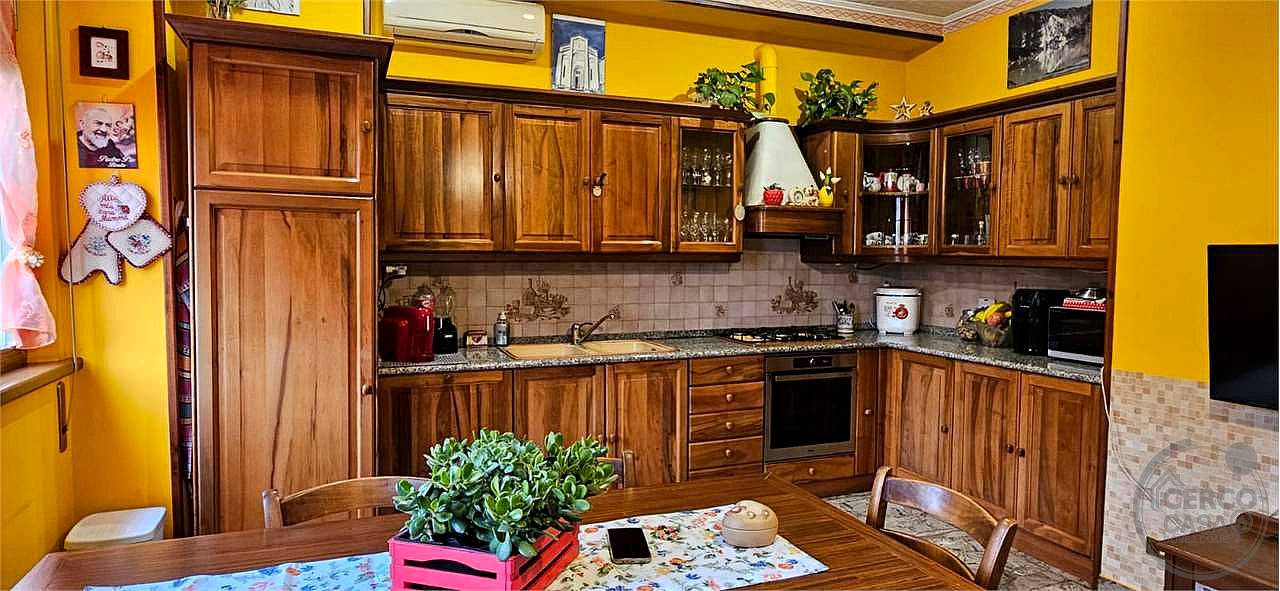 TODI - PANTALLA: APPARTAMENTO AL PIANO PRIMO