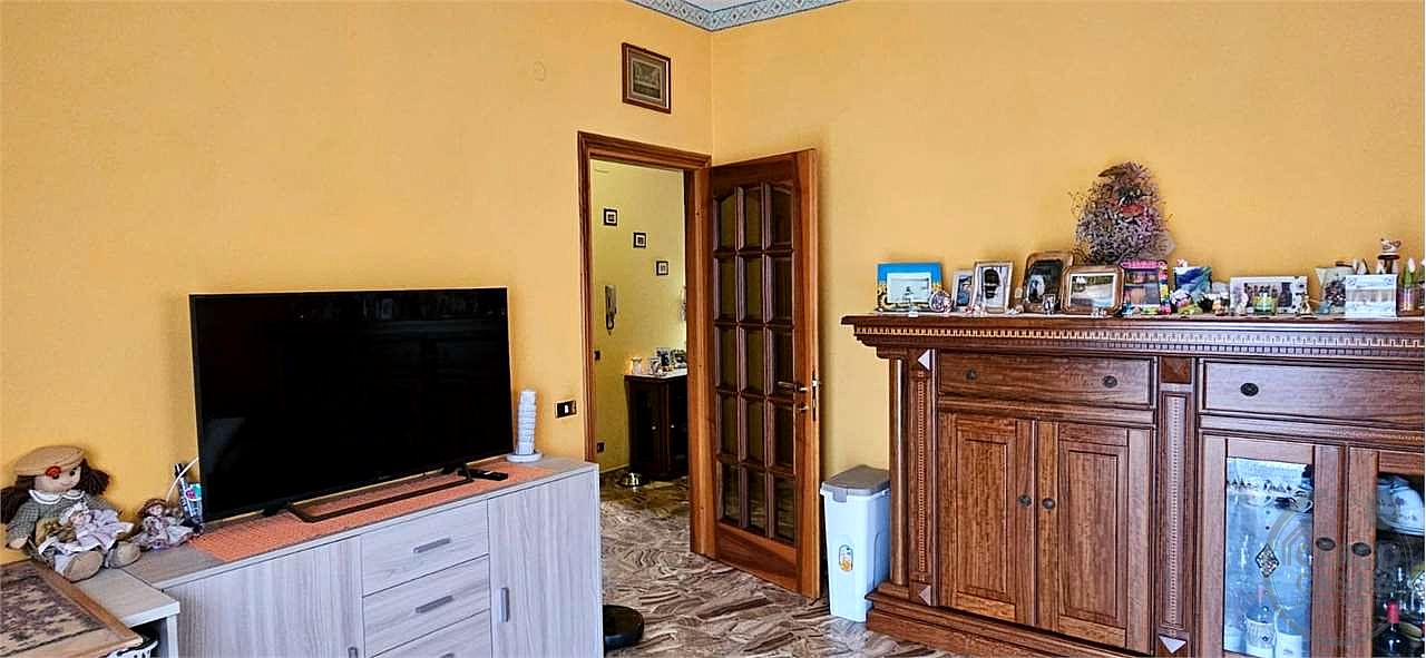 TODI - PANTALLA: APPARTAMENTO AL PIANO PRIMO