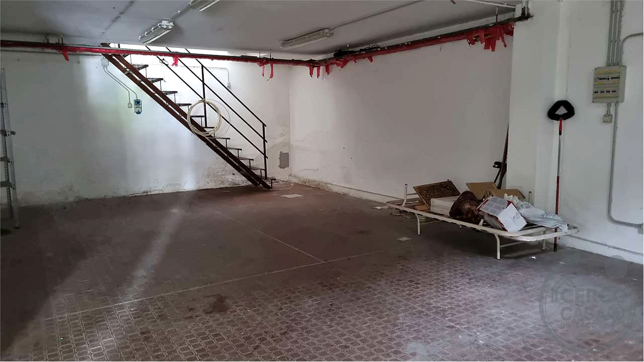 Perugia Ponte San Giovanni laboratorio magazzino