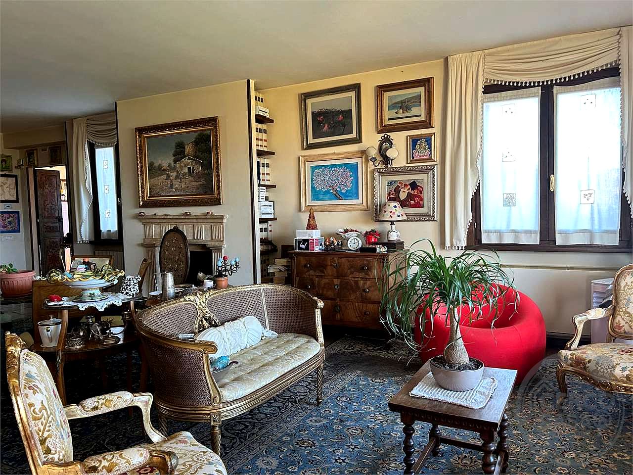 CANNARA - COLLEMANCIO: VILLA INDIPENDENTE CON GIARDINO ESCLUSIVO