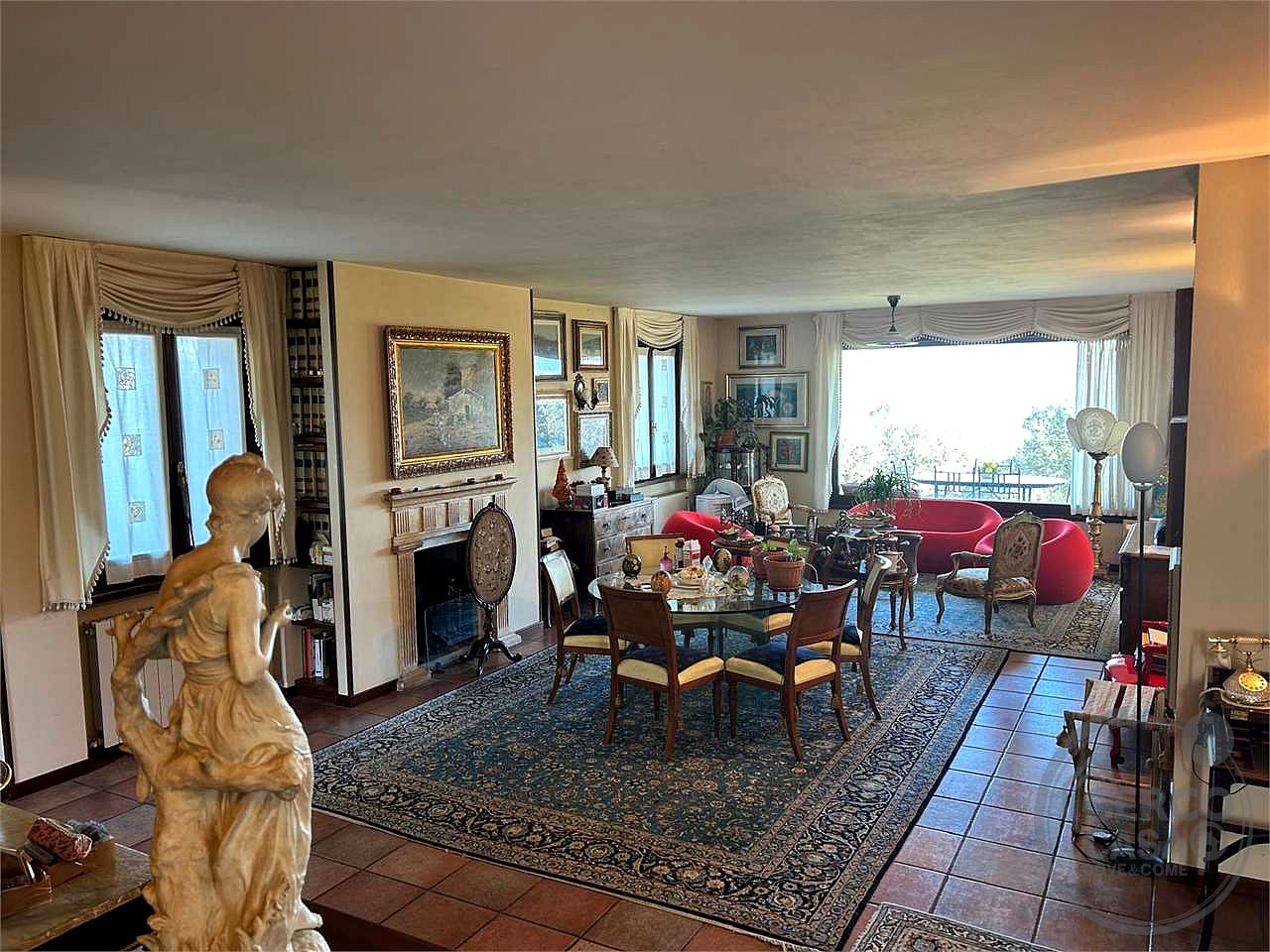 CANNARA - COLLEMANCIO: VILLA INDIPENDENTE CON GIARDINO ESCLUSIVO