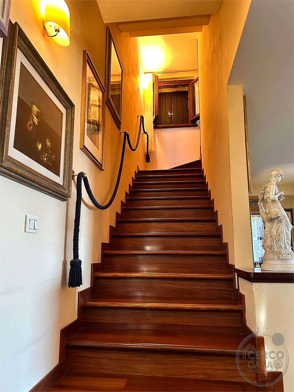 CANNARA - COLLEMANCIO: VILLA INDIPENDENTE CON GIARDINO ESCLUSIVO