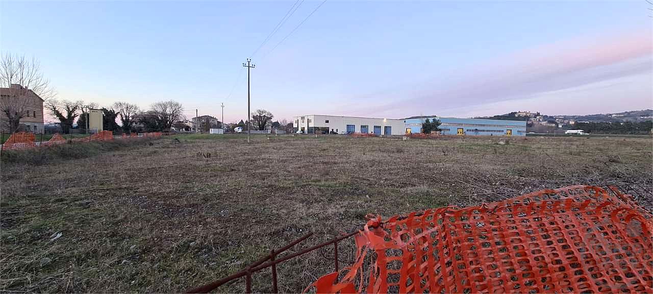 TODI – PANTALLA: TERRENO INDUSTRIALE CON CAPANNONE