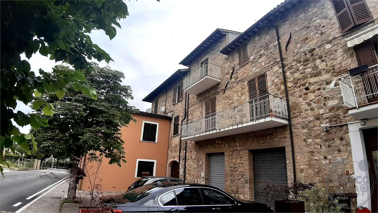 ASSISI – CASTELNUOVO: DUE APPARTAMENTI