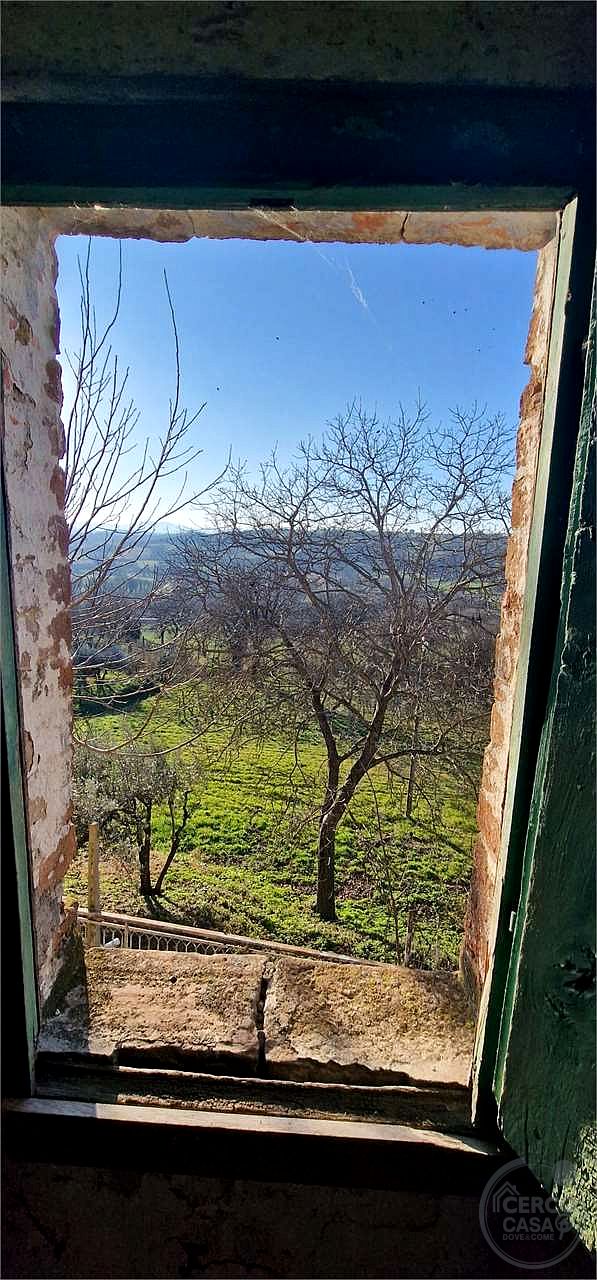 MASSA MARTANA - PORZIONE DI CASALE