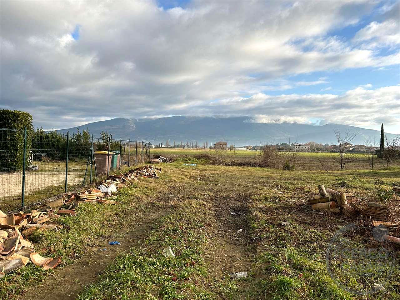 CANNARA – TERRENO EDIFICABILE
