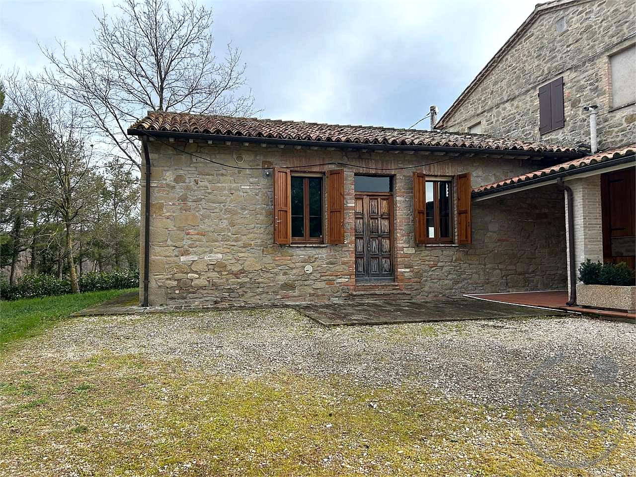 APPARTAMENTO INDIPENDENTE CON GIARDINO ESCLUSIVO