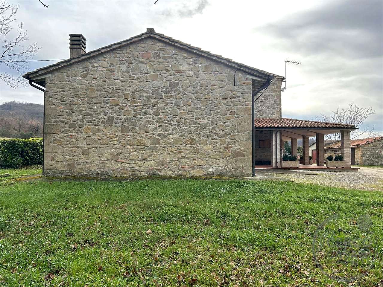 APPARTAMENTO INDIPENDENTE CON GIARDINO ESCLUSIVO
