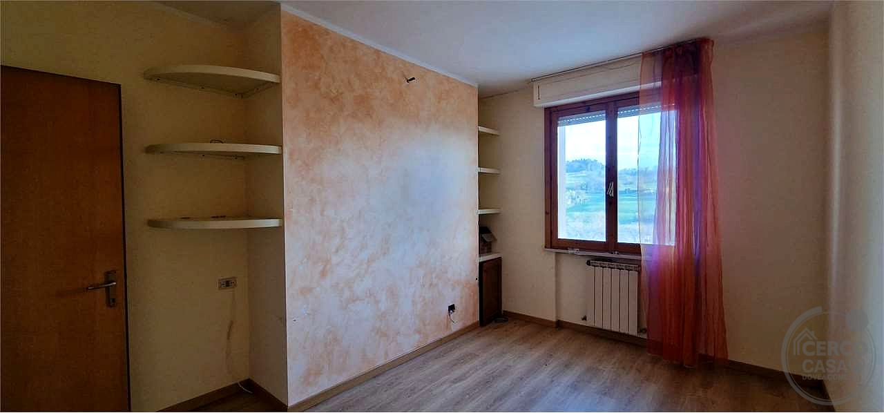 TODI - PANTALLA - APPARTAMENTO AL TERZO PIANO