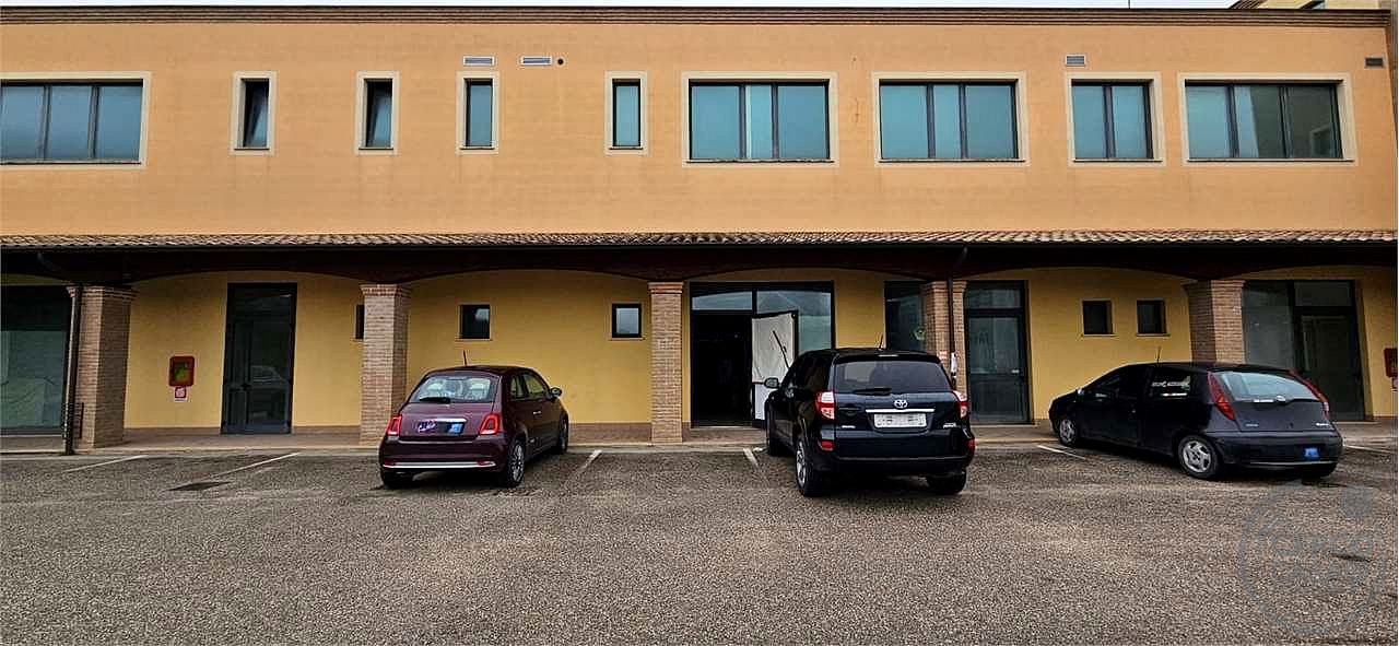 COLLAZZONE - COLLEPEPE - LOCALE COMMERCIALE