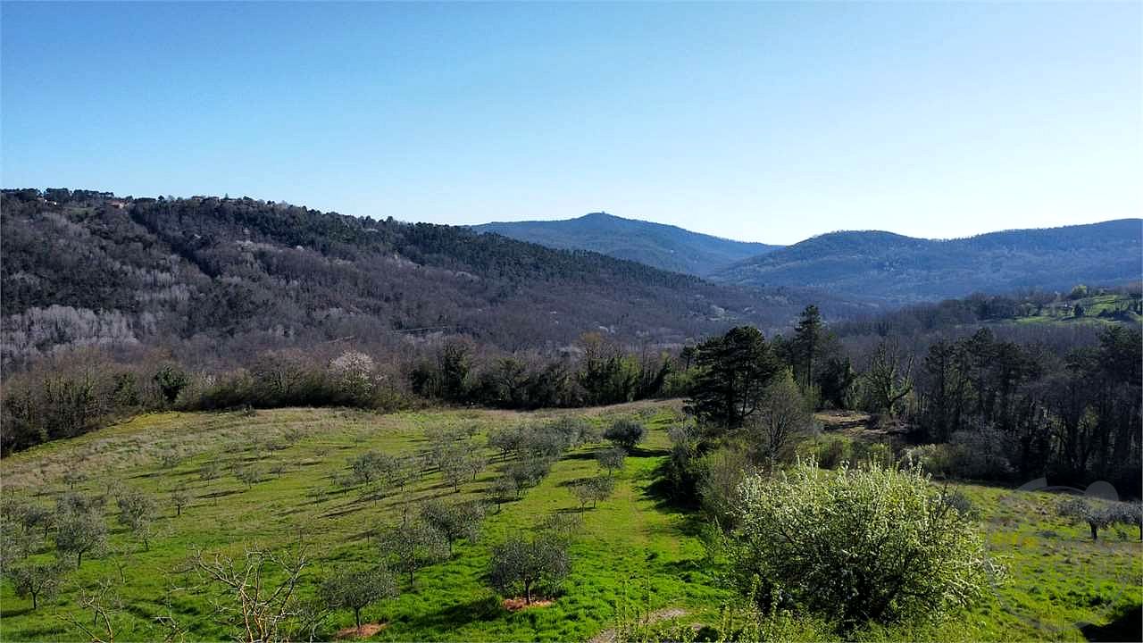 RISERVA NATURALE VAL DI FARMA - CASALE E TERRENO