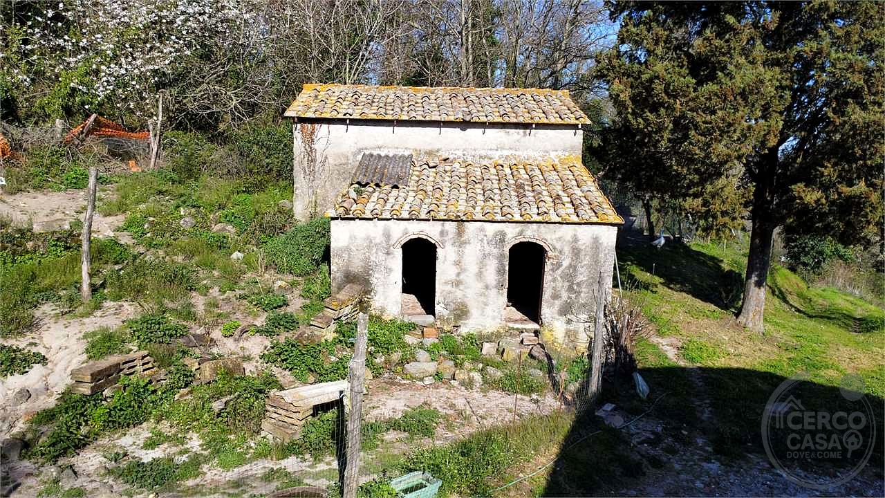 RISERVA NATURALE VAL DI FARMA - CASALE E TERRENO