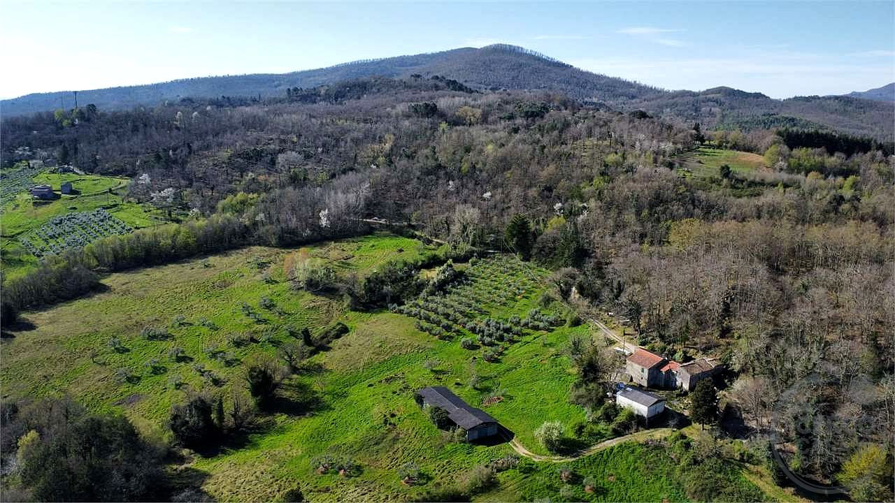 RISERVA NATURALE VAL DI FARMA - CASALE E TERRENO