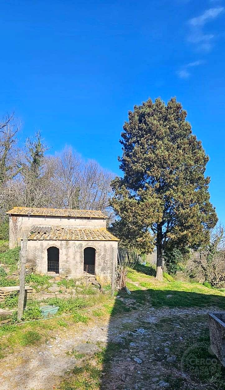 RISERVA NATURALE VAL DI FARMA - CASALE E TERRENO