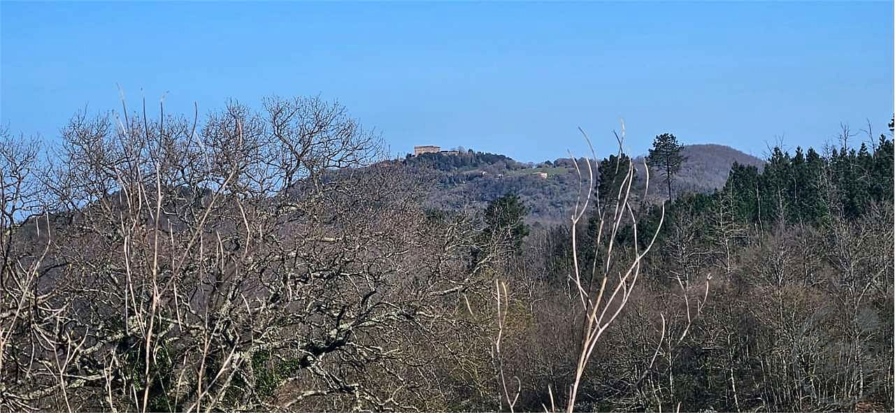 RISERVA NATURALE VAL DI FARMA - CASALE E TERRENO
