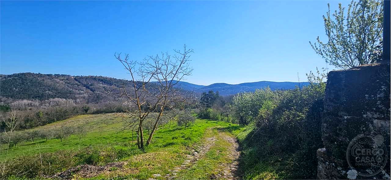 RISERVA NATURALE VAL DI FARMA - CASALE E TERRENO