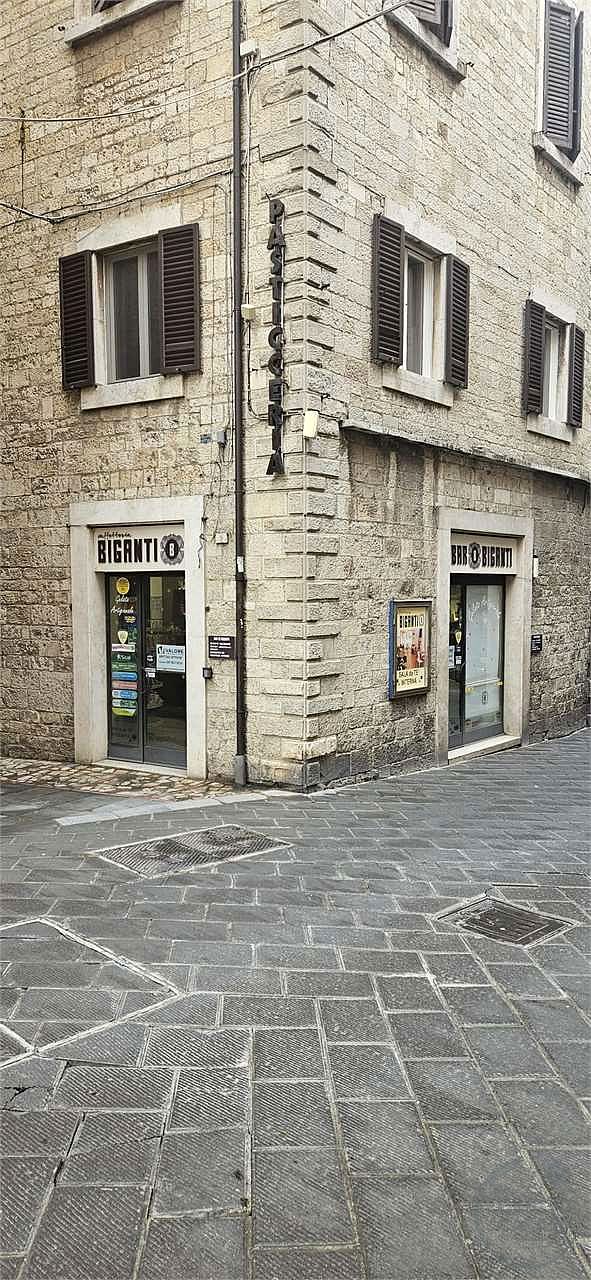 TODI CENTRO STORICO: ATTIVITA' DI BAR/CAFFETTERIA