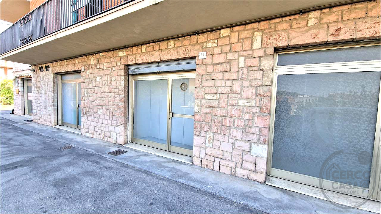 Locale commerciale 300 mq.