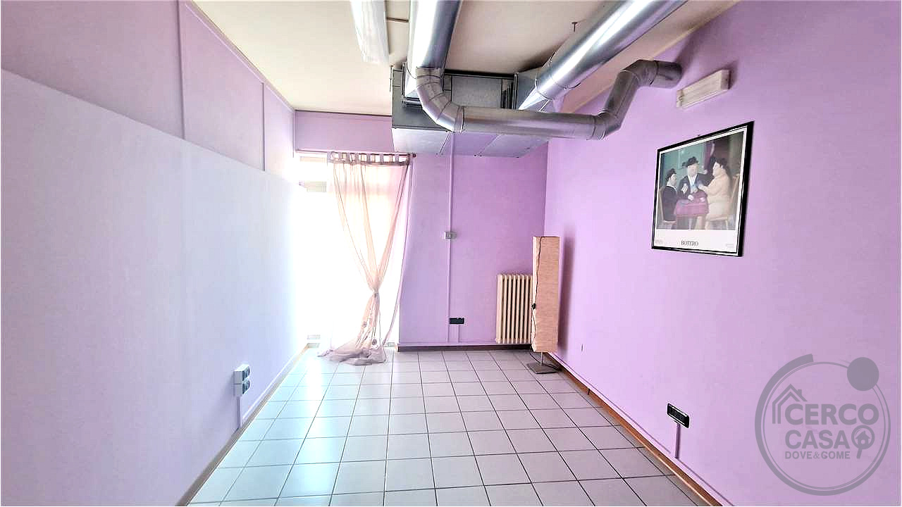 Locale commerciale 300 mq.