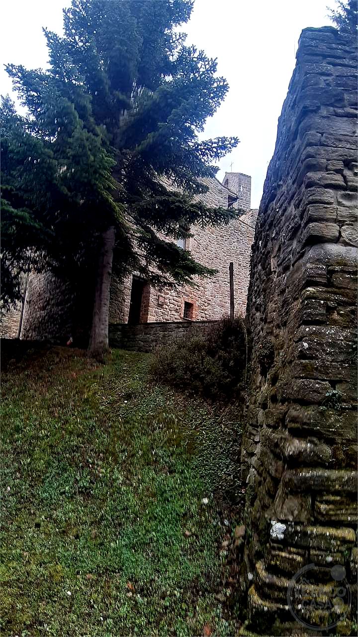 ASSISI: CASTELLO DI PORZIANO