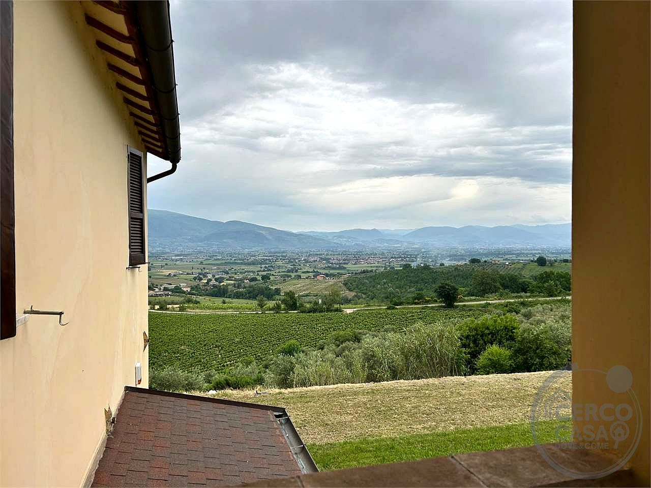 CANNARA (COLLEMANCIO): APPARTAMENTO IN CASALE