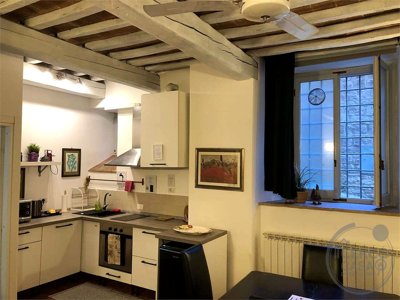 TODI: CARATTERISTICO APPARTAMENTO IN CENTRO STORICO