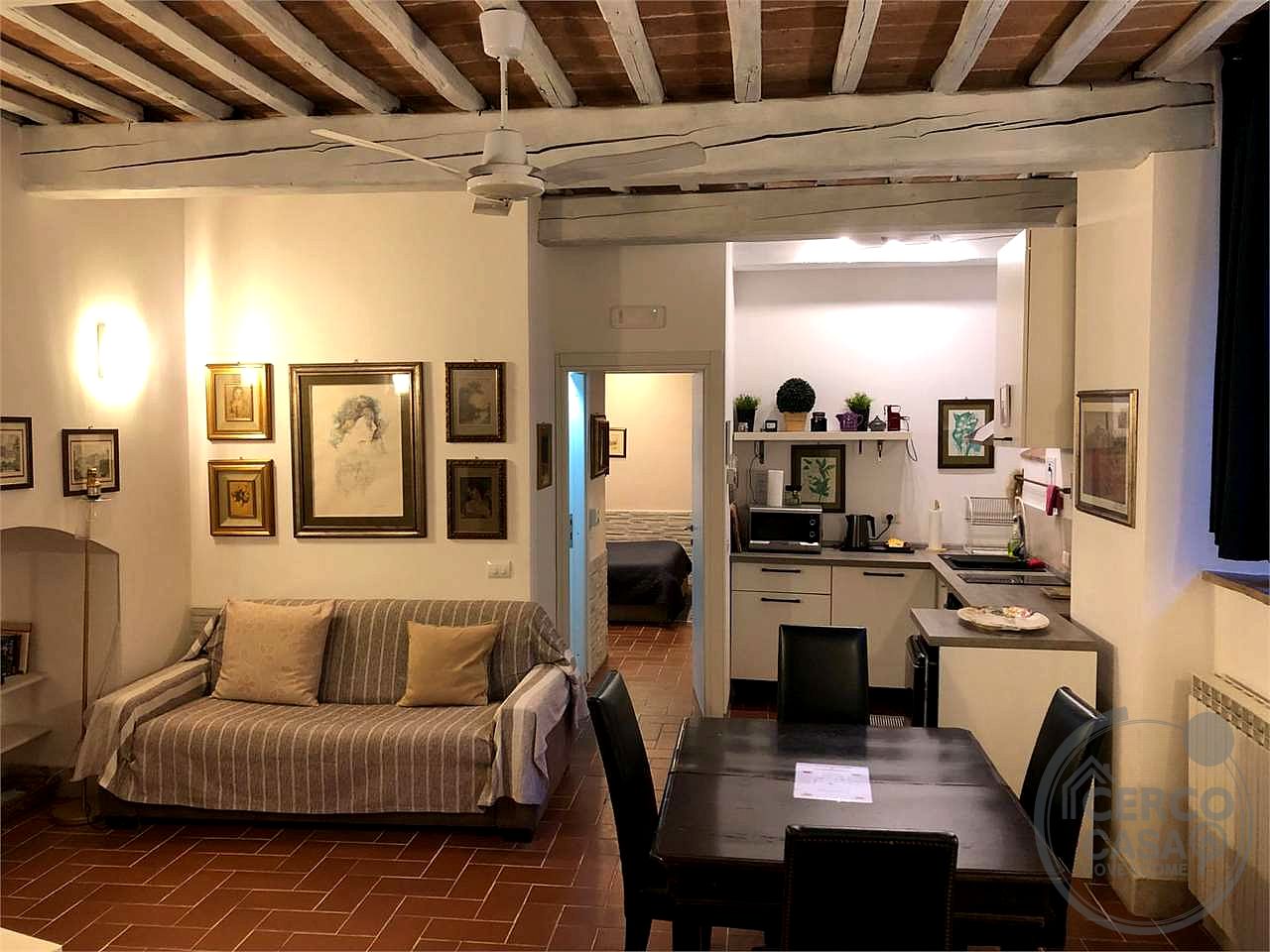 TODI: CARATTERISTICO APPARTAMENTO IN CENTRO STORICO