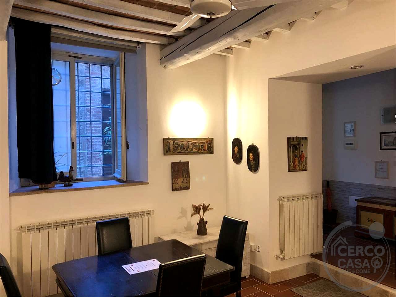 TODI: CARATTERISTICO APPARTAMENTO IN CENTRO STORICO