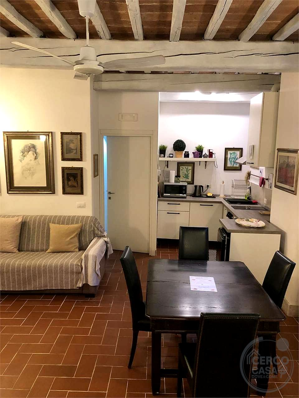 TODI: CARATTERISTICO APPARTAMENTO IN CENTRO STORICO