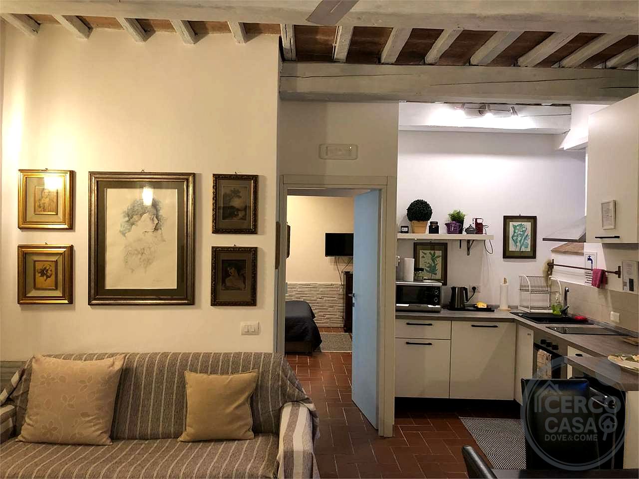 TODI: CARATTERISTICO APPARTAMENTO IN CENTRO STORICO