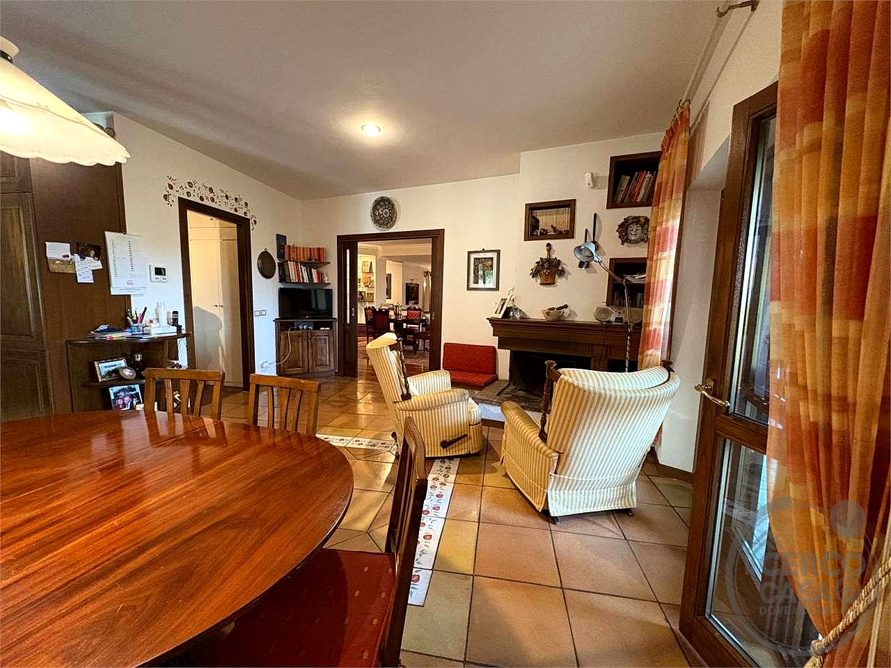 TODI - MONTELUPINO: PRESTIGIOSA VILLA PANORAMICA