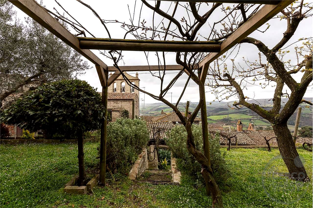 ATTICO IN CENTRO STORICO CON GIARDINO PANORAMICO