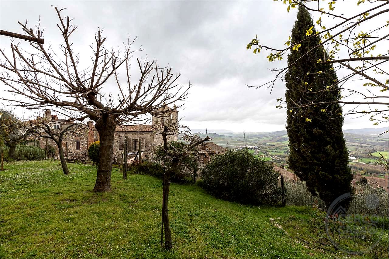 ATTICO IN CENTRO STORICO CON GIARDINO PANORAMICO