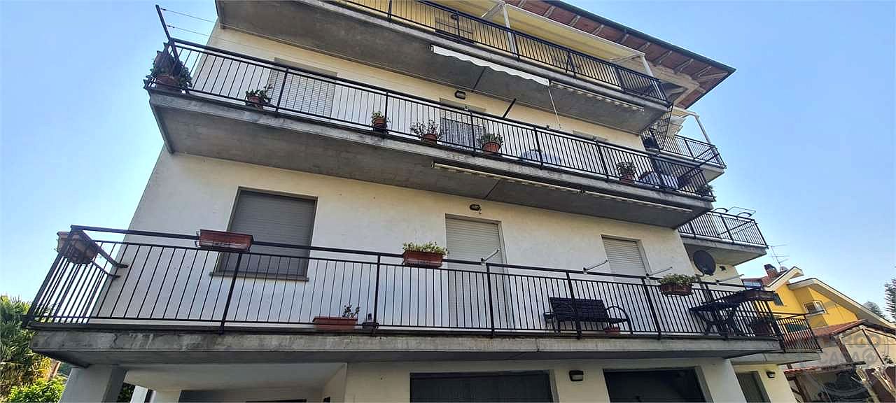 FABRO: APPARTAMENTO RISTRUTTURATO CON GARAGE, CANTINA E POSTO AUTO