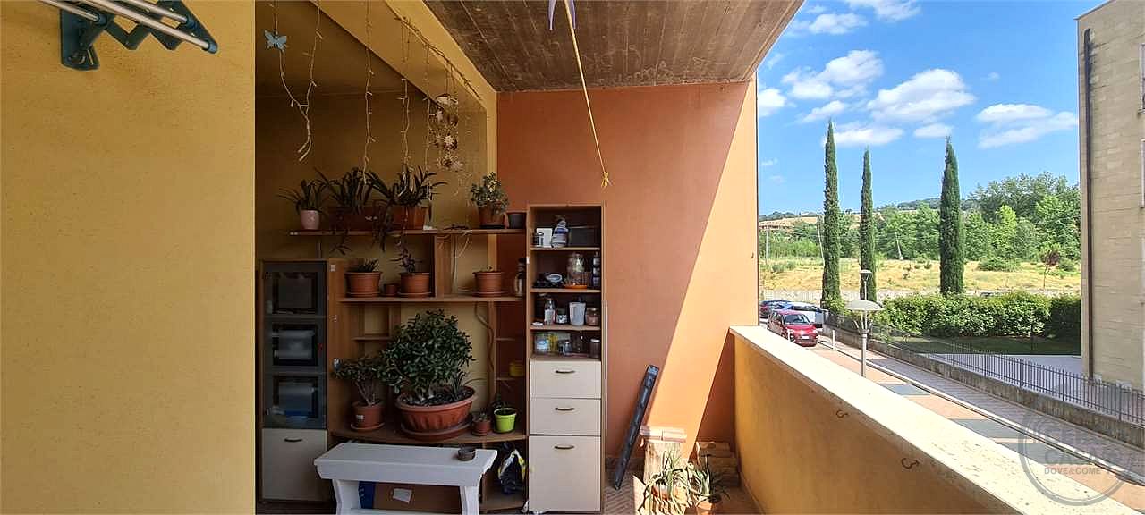TODI - PIAN DI PORTO: APPARTAMENTO CON GARAGE