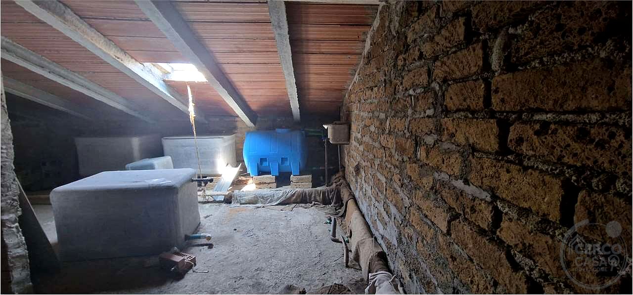 GUALDO CATTANEO - SAN TERENZIANO: CASA SINGOLA CON TERRENO CIRCOSTANTE