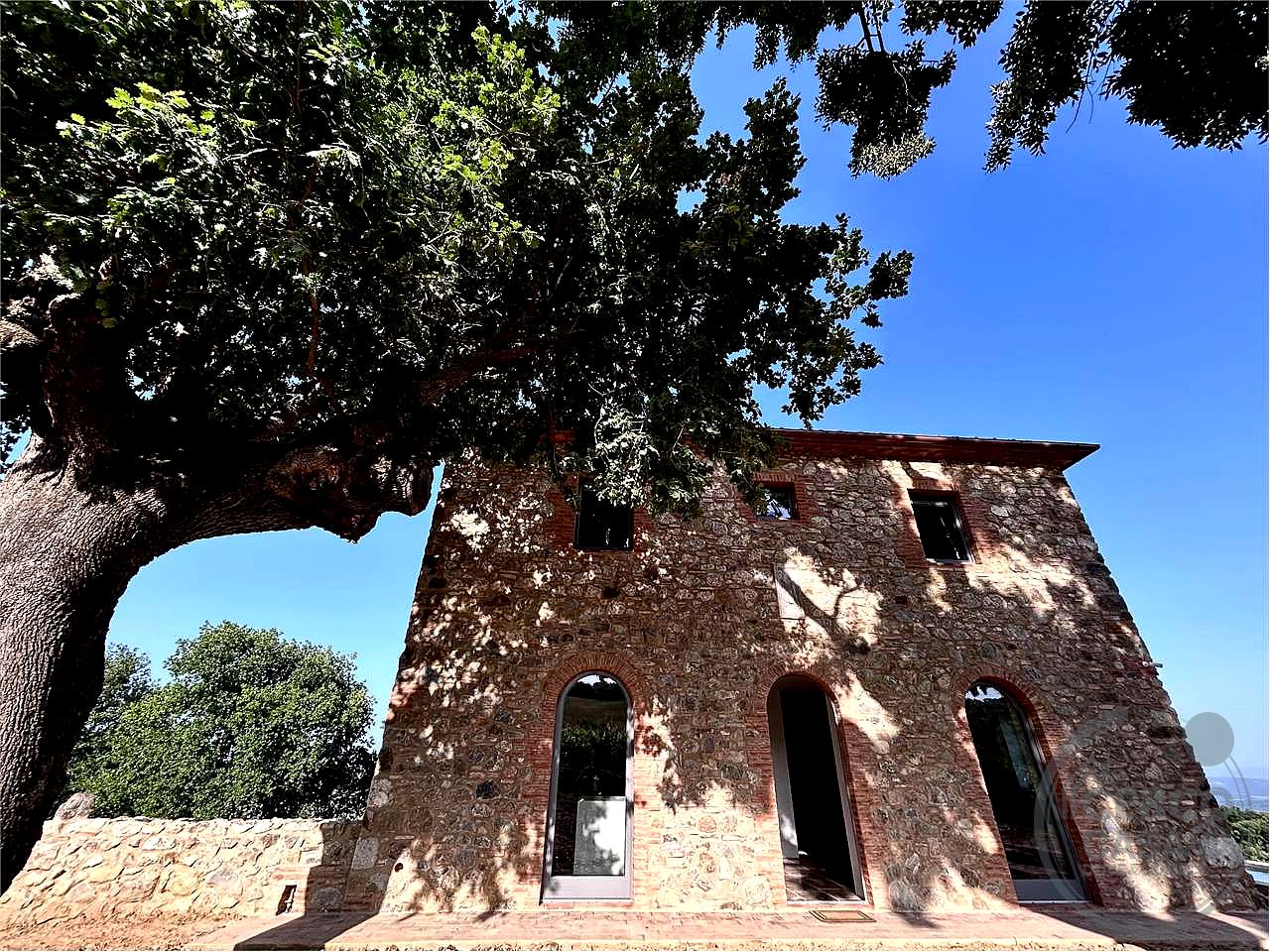 ROCCASTRADA: PROPRIETA' UNICA NEL SUO GENERE