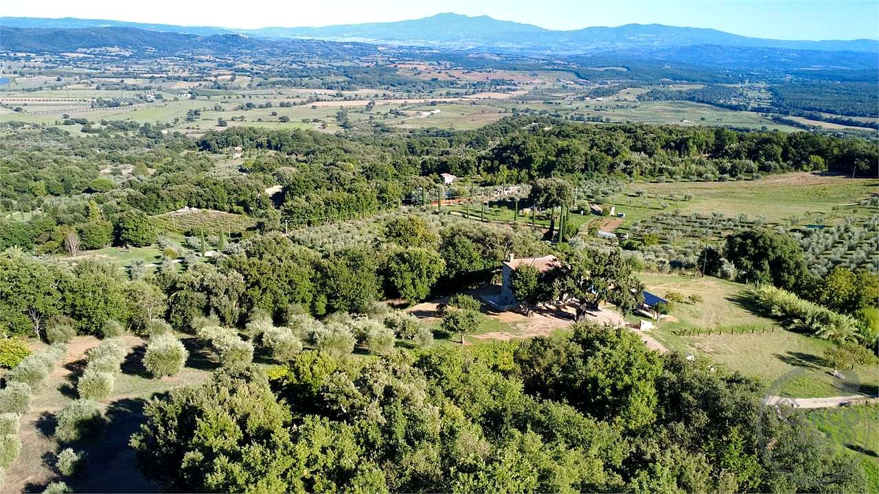 ROCCASTRADA: PROPRIETA' UNICA NEL SUO GENERE