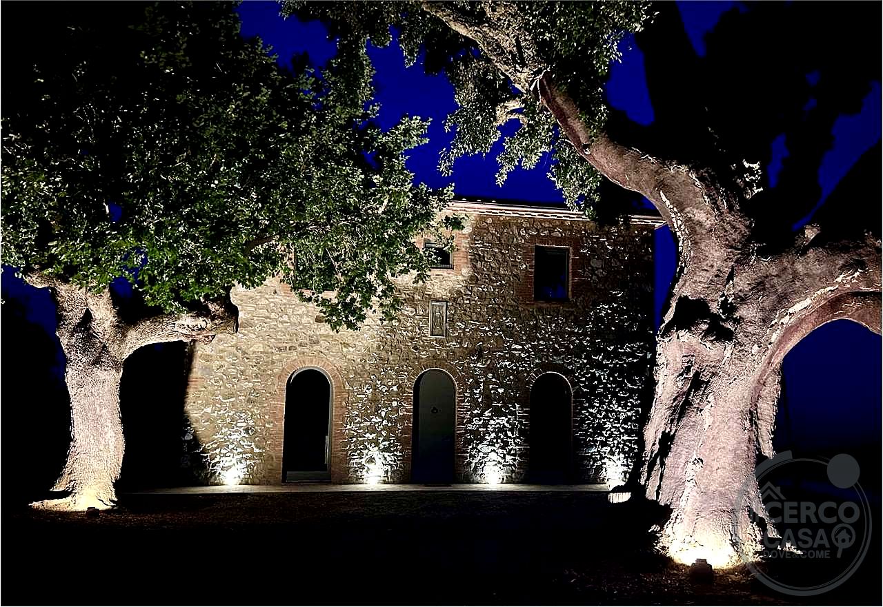 ROCCASTRADA: PROPRIETA' UNICA NEL SUO GENERE
